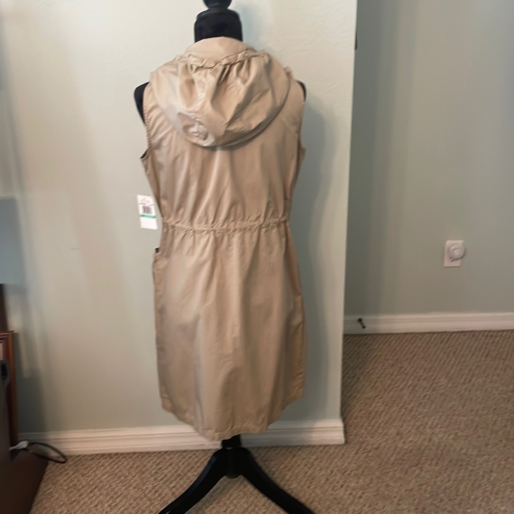 Dress - Picture 2 of 4